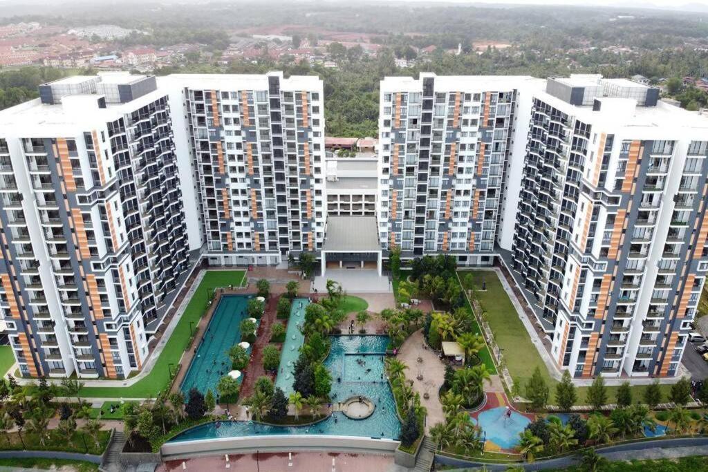 Casa Raudhah @ Timurbay Seafront Residence Kampung Sungai Karang المظهر الخارجي الصورة